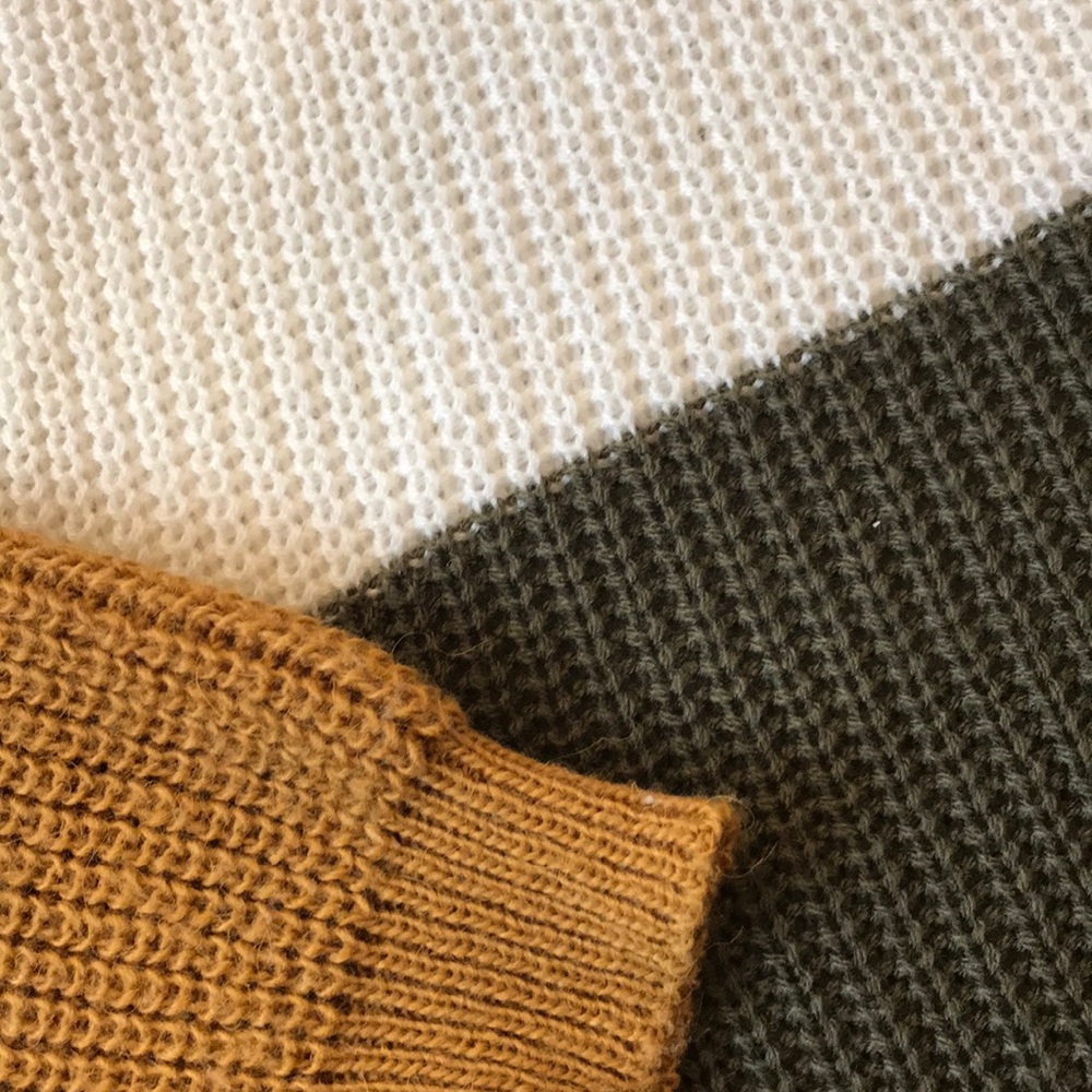 Colorblock Sweater - Picture 3 of 4